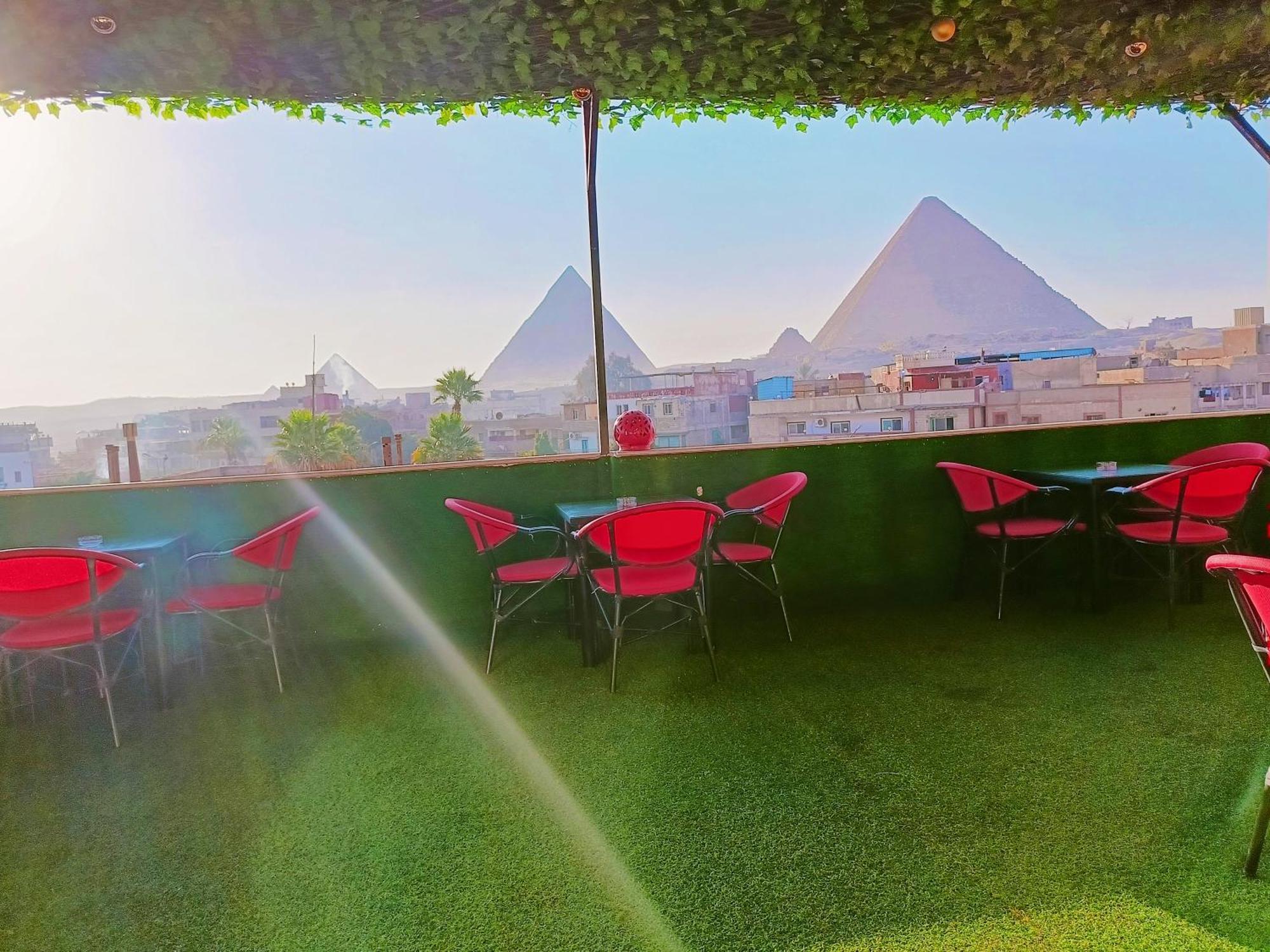 Magic Golden Pyramids View 호텔 Kafret el-Gabal 외부 사진