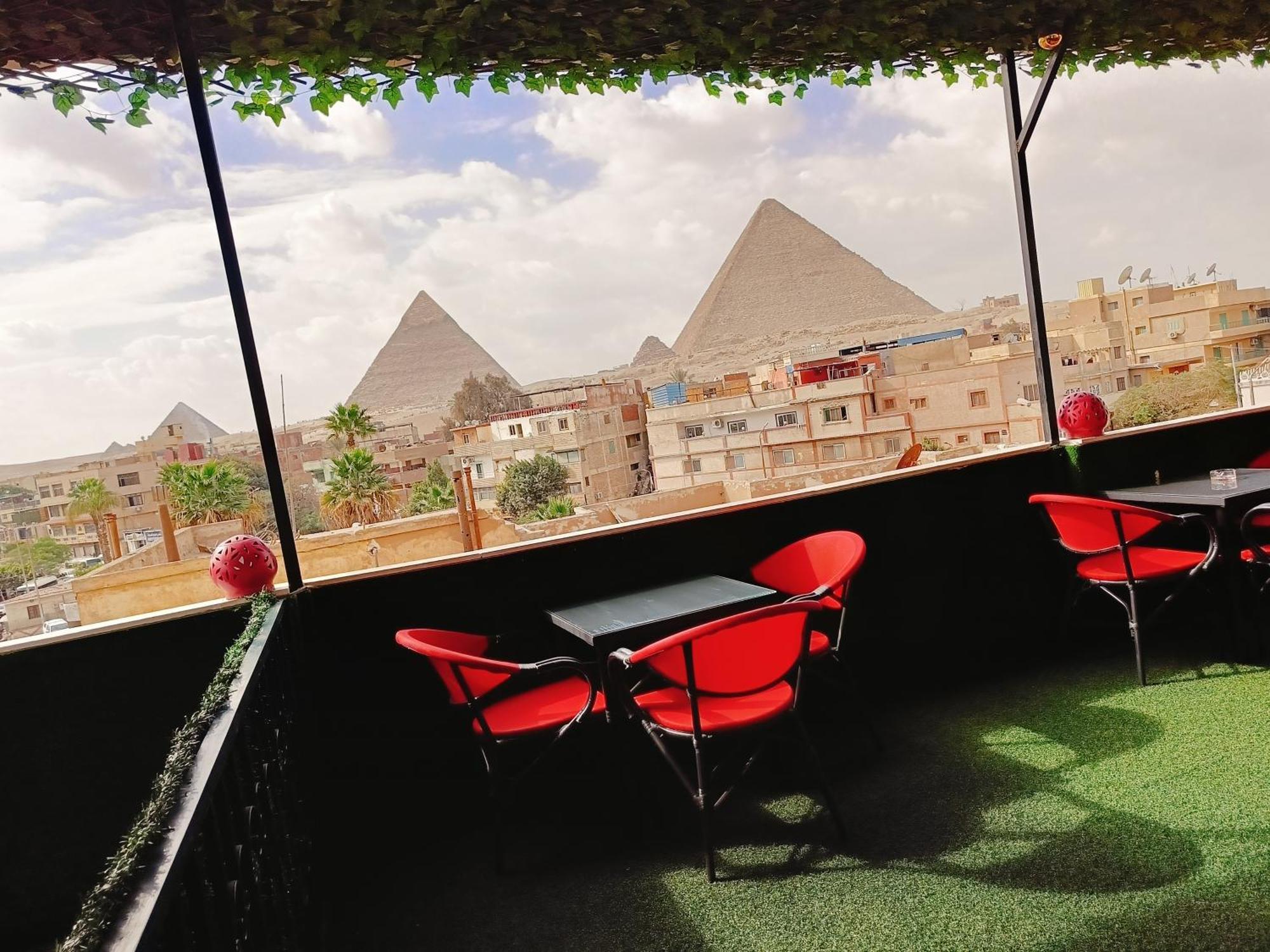 Magic Golden Pyramids View 호텔 Kafret el-Gabal 외부 사진