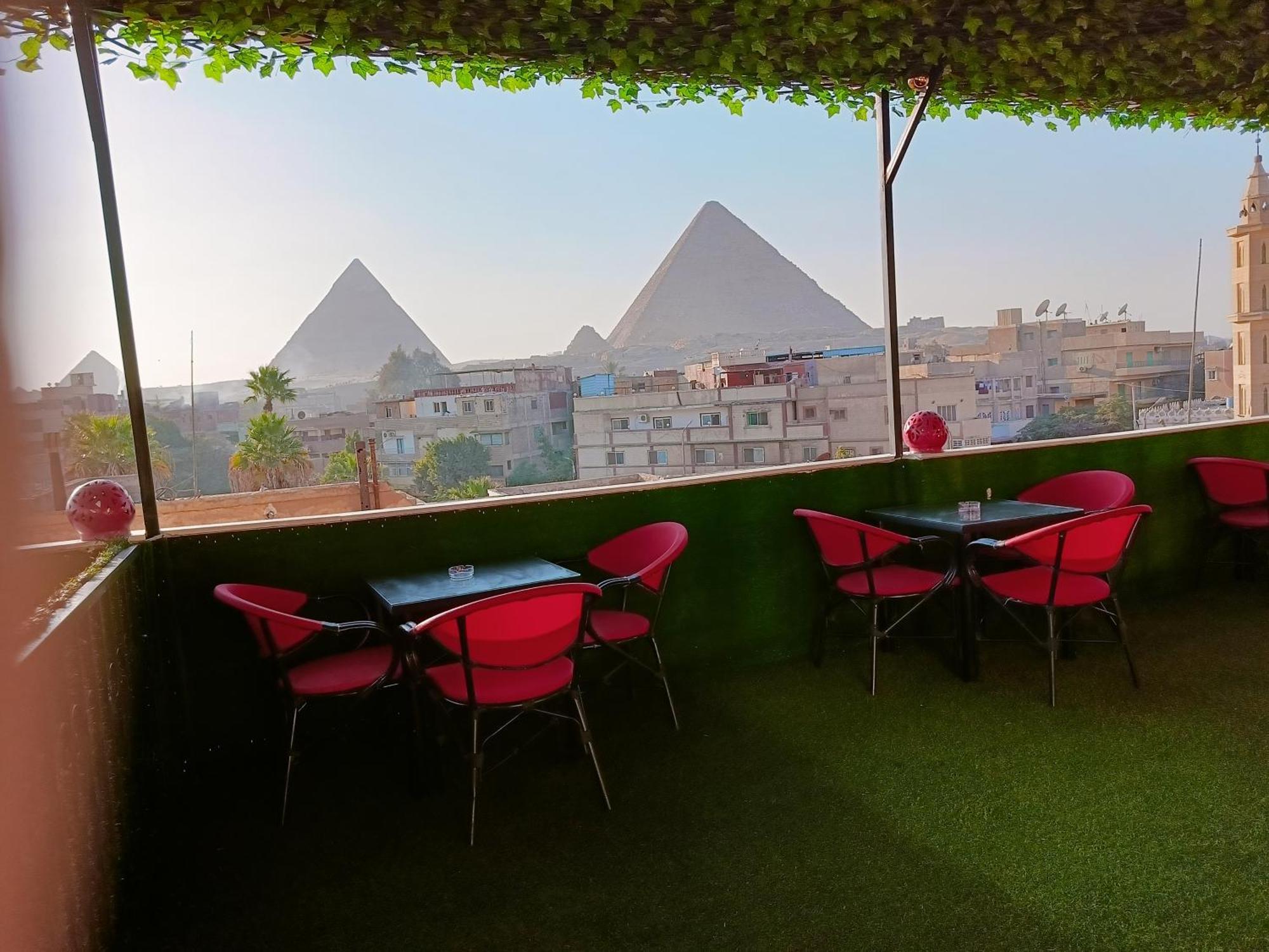 Magic Golden Pyramids View 호텔 Kafret el-Gabal 외부 사진