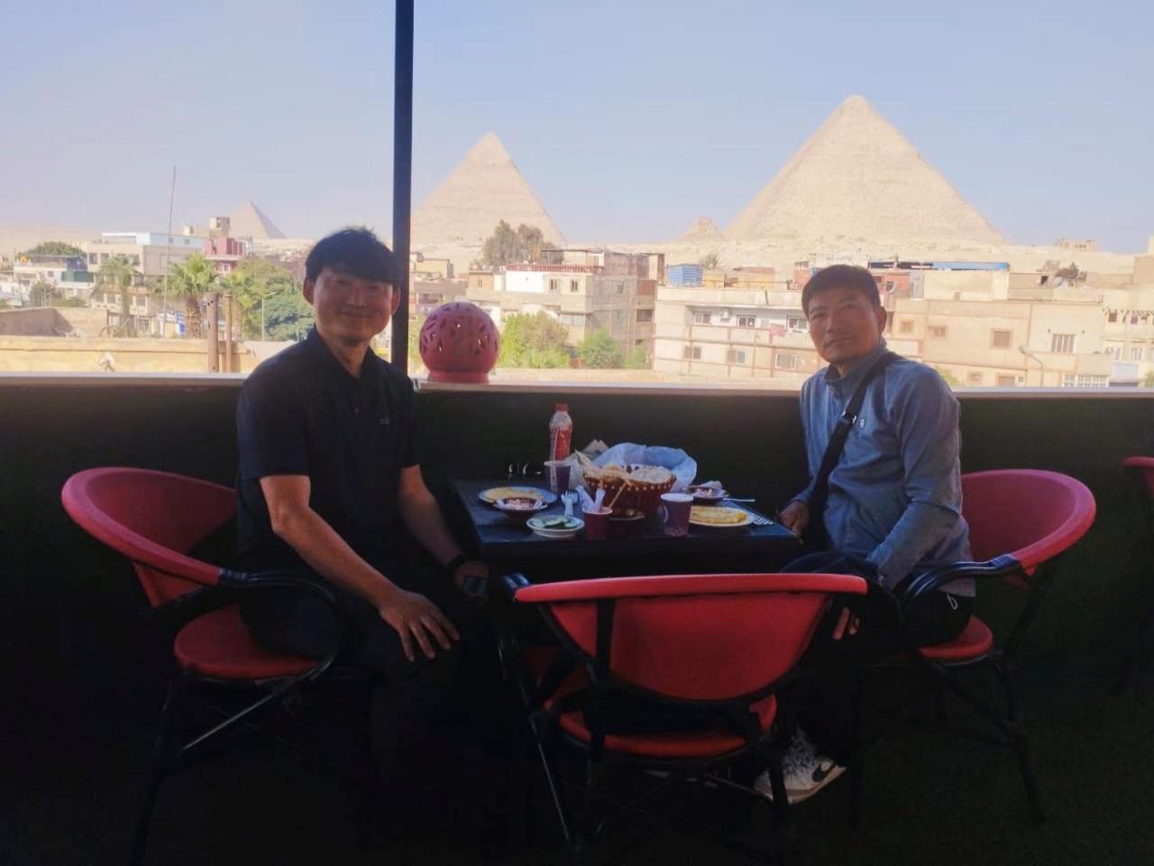 Magic Golden Pyramids View 호텔 Kafret el-Gabal 외부 사진